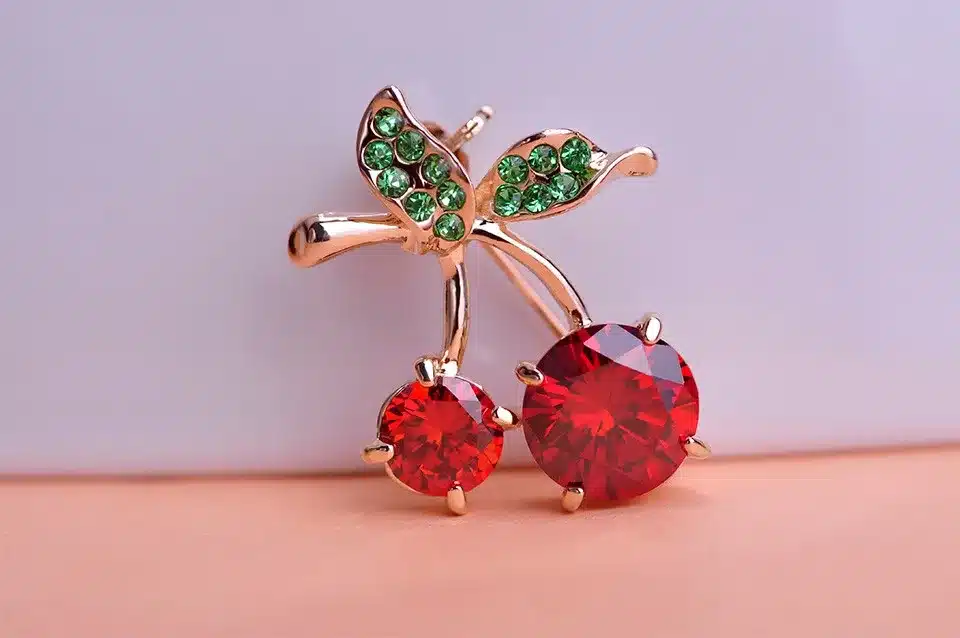 Blucome Green Leaves Cherry Brooch Corsage Rose Gold Color Red Fruit Women Kids Brooches Hijab Scarf Pins Up Buckles feminino 12