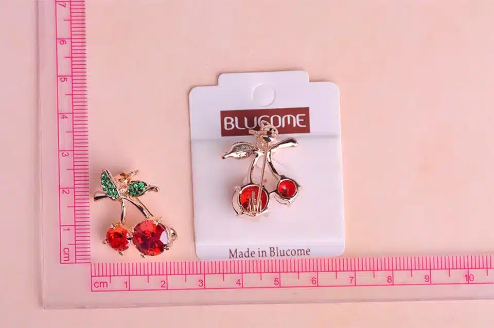 Blucome Green Leaves Cherry Brooch Corsage Rose Gold Color Red Fruit Women Kids Brooches Hijab Scarf Pins Up Buckles feminino 13