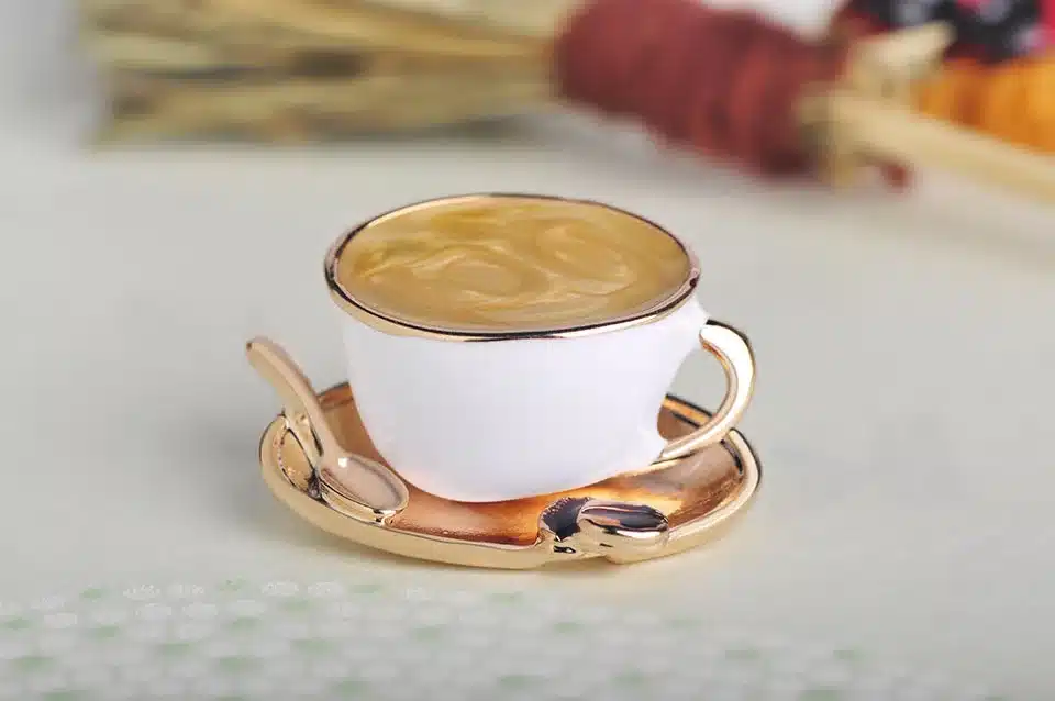 Blucome Fashion Coffee Cup Spoon Disc Shape Brooches White Enamel Gold Color Brooch Pins Women Men Clothes Suit Coat Accessories 13