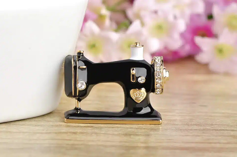 Blucome Women Girls Sewing Machine Brooch Black Enamel Brooches Jewelry Hijab Pin For Collar Suit Scarf Decoration Accessories 12