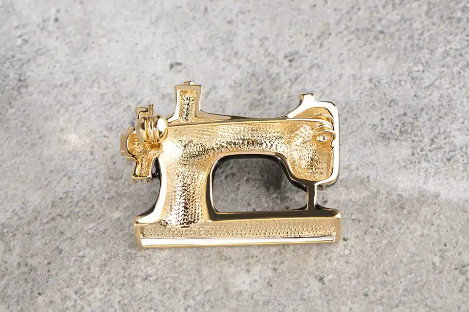 Blucome Women Girls Sewing Machine Brooch Black Enamel Brooches Jewelry Hijab Pin For Collar Suit Scarf Decoration Accessories 14