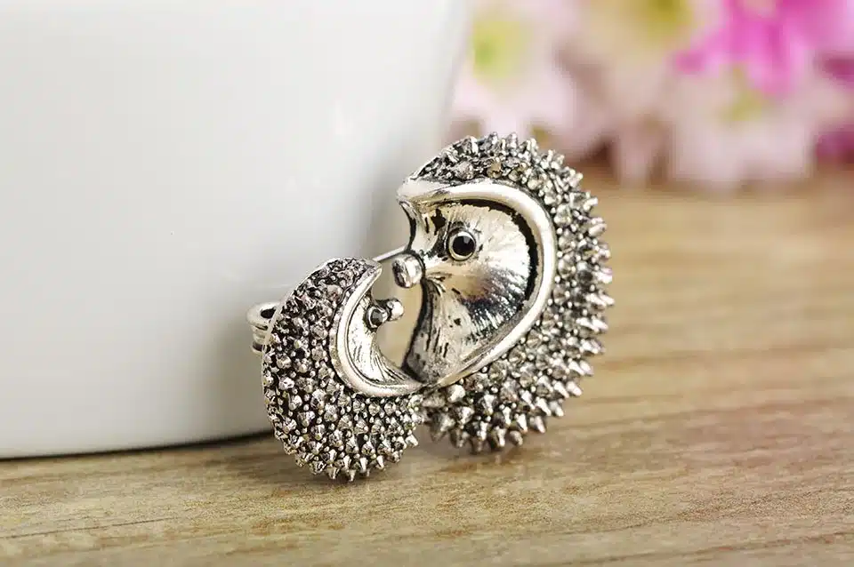 Blucome Vivid Mother Kids Hedgehog Brooch Vintage Antique Silver Color Animal Brooches Pins Clothes Accessories Scarf Buckles 13
