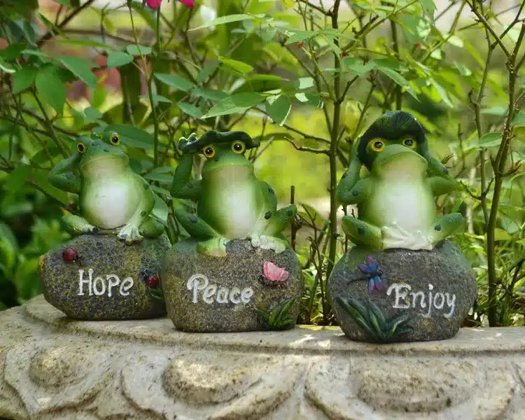 3pcs Lovely Resin Frog Sitting on Stone Statue Figurine Model Outdoor Decorative Home frog Resin Crafts Garden Decor Ornament 10
