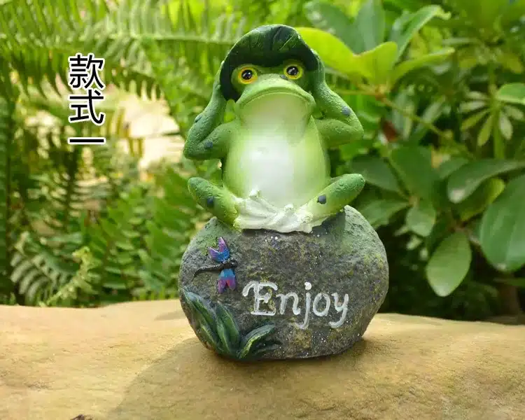 3pcs Lovely Resin Frog Sitting on Stone Statue Figurine Model Outdoor Decorative Home frog Resin Crafts Garden Decor Ornament 18