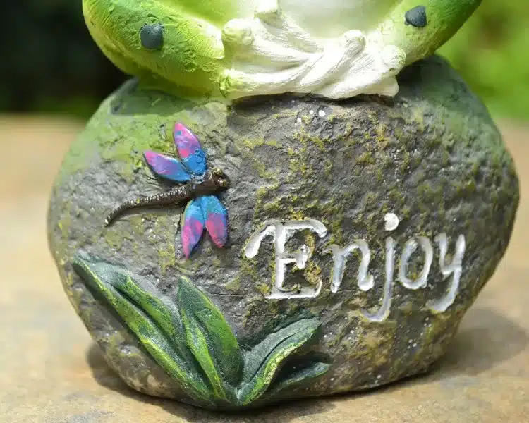 3pcs Lovely Resin Frog Sitting on Stone Statue Figurine Model Outdoor Decorative Home frog Resin Crafts Garden Decor Ornament 19
