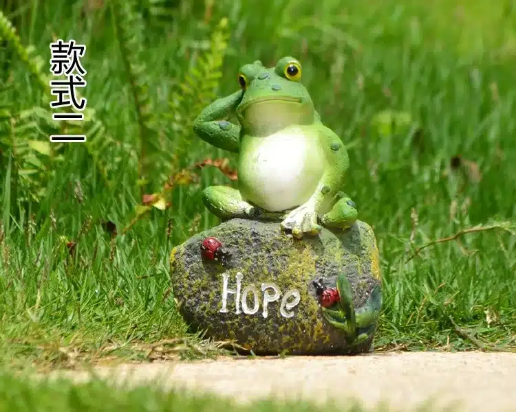 3pcs Lovely Resin Frog Sitting on Stone Statue Figurine Model Outdoor Decorative Home frog Resin Crafts Garden Decor Ornament 20