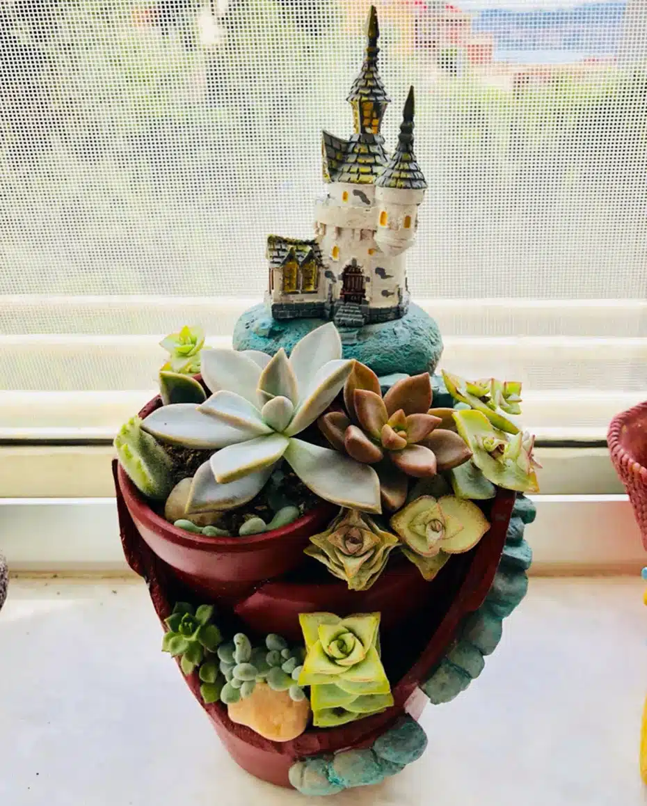 Creative Castle House Shaped Resin Garden Pot New Novelty Bonsai Plant Flower Pot for Rural House Planter Office Desk Decoration 16