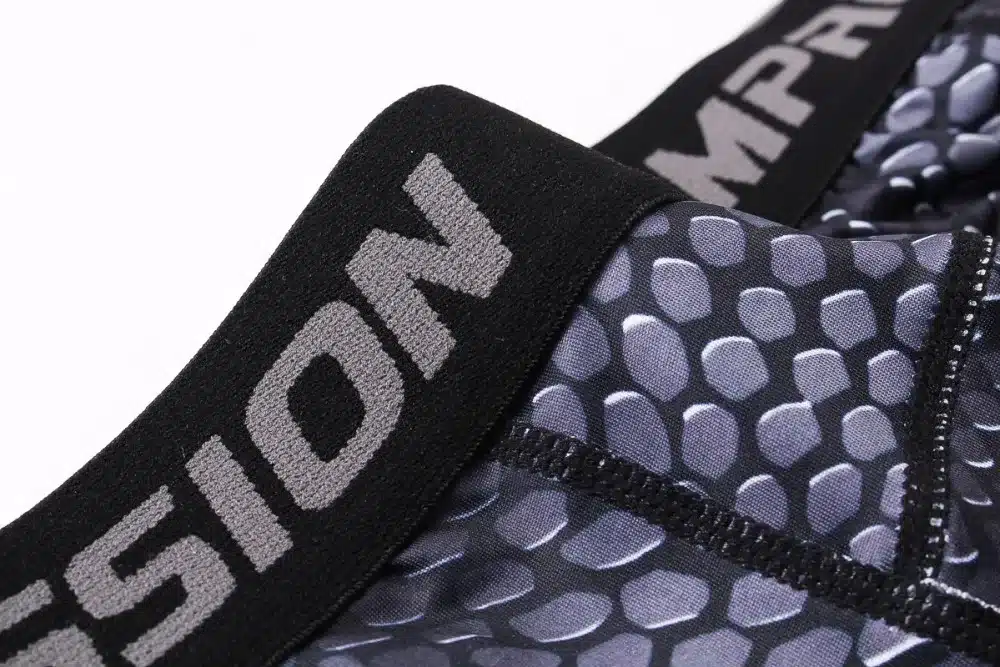 2018 new style Breathable Men's Compression Shorts MMA Workout Fitness Bottoms Crossfit Skin Tight Comouflage Short Pants 28