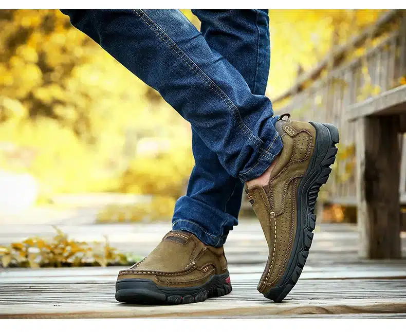 High Quality 2019 New Men Comfortable Sneakers Waterproof Shoes Leather Sneakers Fashion Casual Shoes Male Plus Size 38-48 17