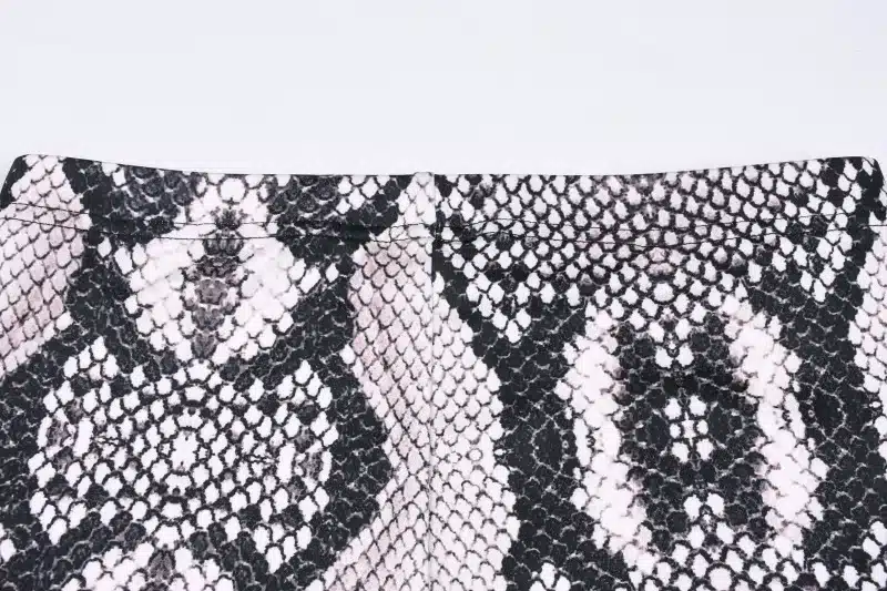 Hugcitar snake skin crop top sexy tank top shorts 2 pieces sets 2018 summer autumn women fashion elastic sportswear female set 20