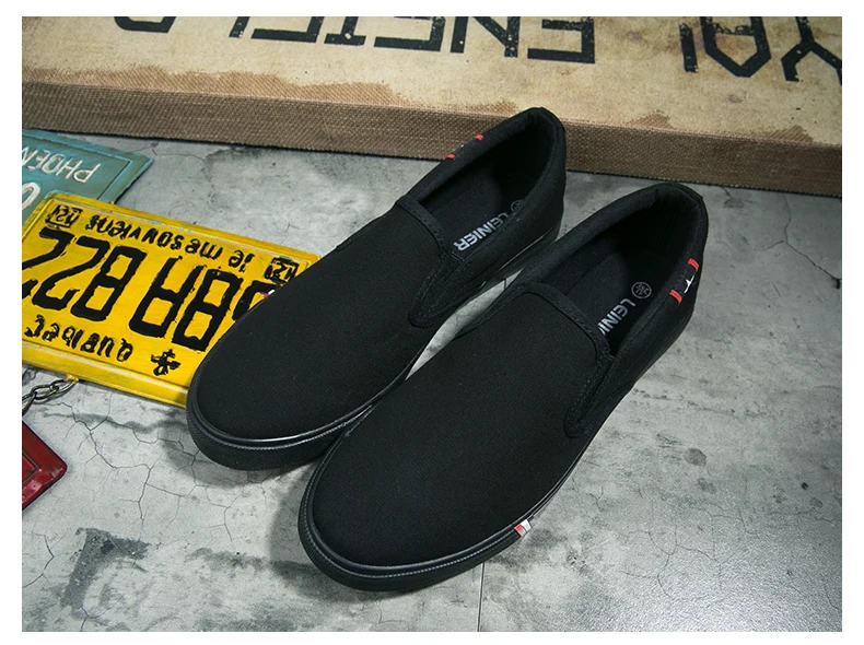 Men Canvas Shoes Simple Casual Mens Loafers 2018 Autumn High Quality Anti-Slip Comfortable Vulcanized Shoes Man Flats Size 35-47 29