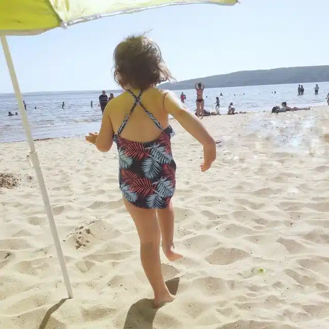 Charmleaks Girls' One Piece Swimsuits Leaf Print Swimwear Ruffle Kids Bikini Adjustable Strap Beach Wear 4