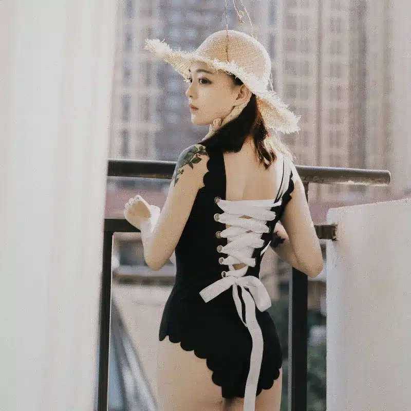 2019 Backless Mermaid Lace Swimwear Women One Piece Swimsuit Chic Sexy Push Up Bandage Swimming Bathing Suit Beach Wear Monokini 2