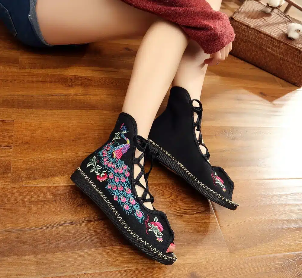 Veowalk Peacock Embroidered Women Peep Toe Gladiator Canvas Sandals Chinese Handmade Lace up Ladies Summer Fabric Flat Shoes 25