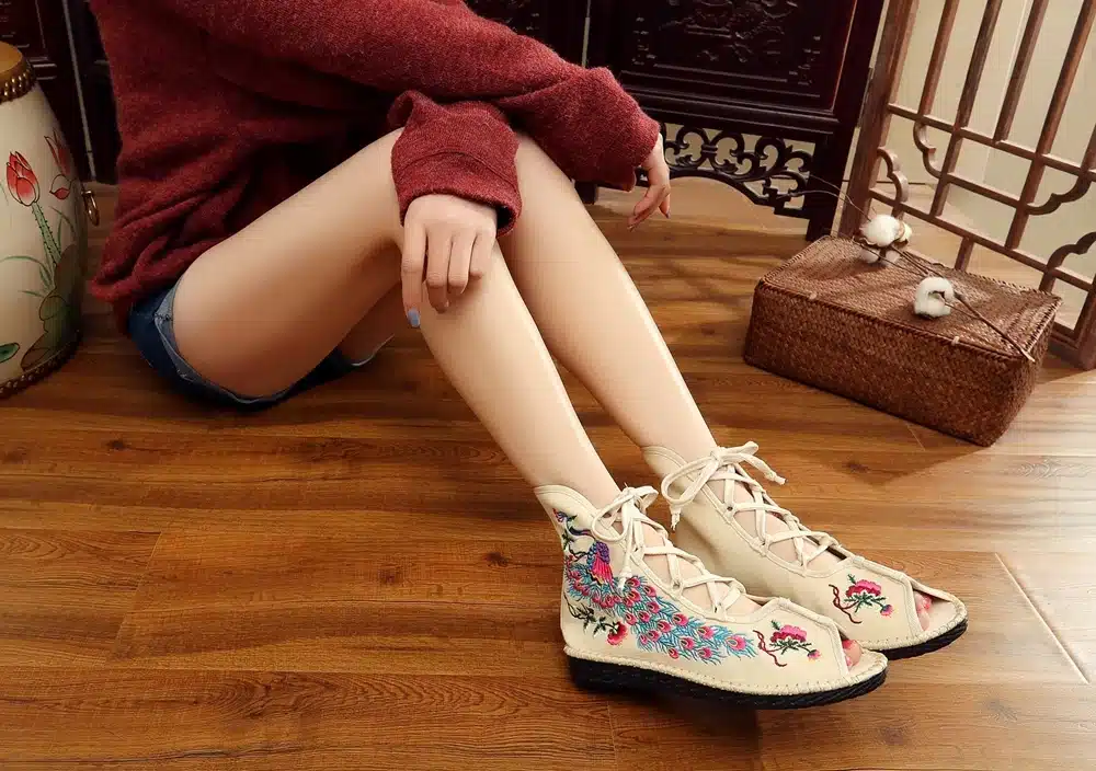 Veowalk Peacock Embroidered Women Peep Toe Gladiator Canvas Sandals Chinese Handmade Lace up Ladies Summer Fabric Flat Shoes 30