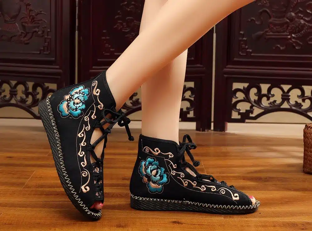 Veowalk Peacock Embroidered Women Peep Toe Gladiator Canvas Sandals Chinese Handmade Lace up Ladies Summer Fabric Flat Shoes 41