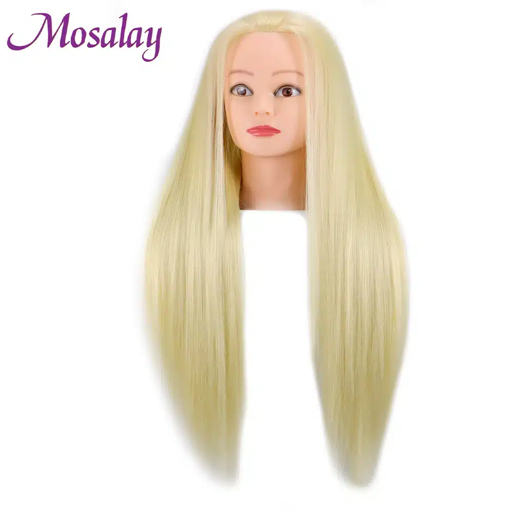 Blondide 65 cm pikkuste juustega treeningpea valgel taustal, silmapaistva realistlikkusega ja pehmete siidiste juustega.