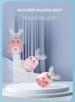 Roosad, lapsele mõeldud elektrilised hambaharjad, millel on naeratav nägu ja silikoonmaterjal, seisavad heledal taustal.