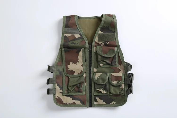 kamuflaažmustriga vest mitme taskuga