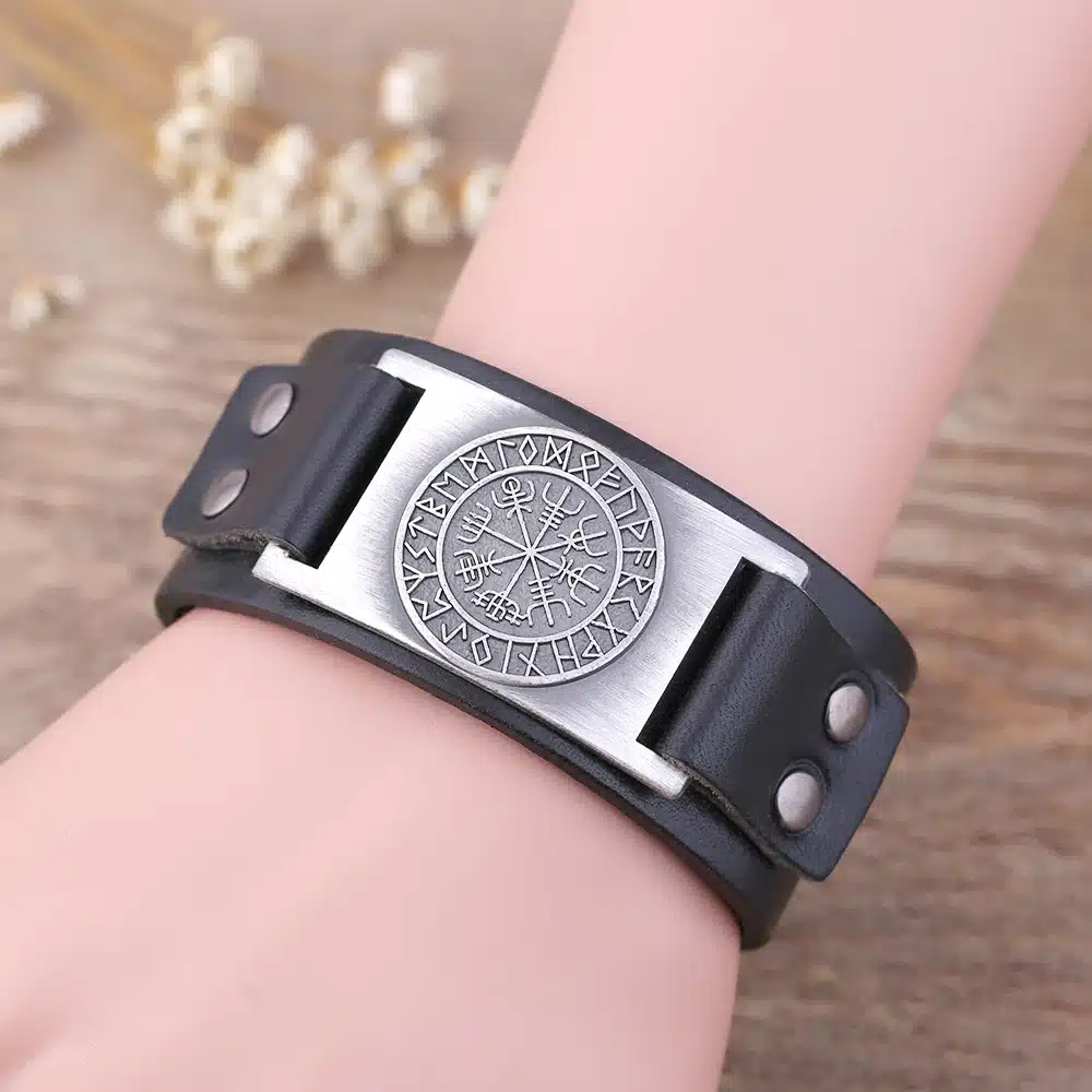 My Shape 2018 New Dropshipping Viking Vegvisir Compass Pendants Bangle Nordic Runes Men Jewelry Odin Symbol Leather Bracelets 21