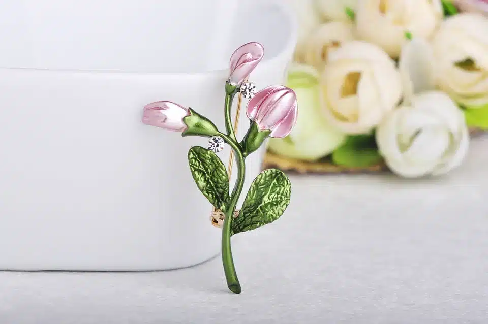 Blucome Exquisite Pink Tulip Flower Shape Brooch Crystal Enamel Brooches For Women Girls Banquet Dress Suit Collar Pins Jewelry 13