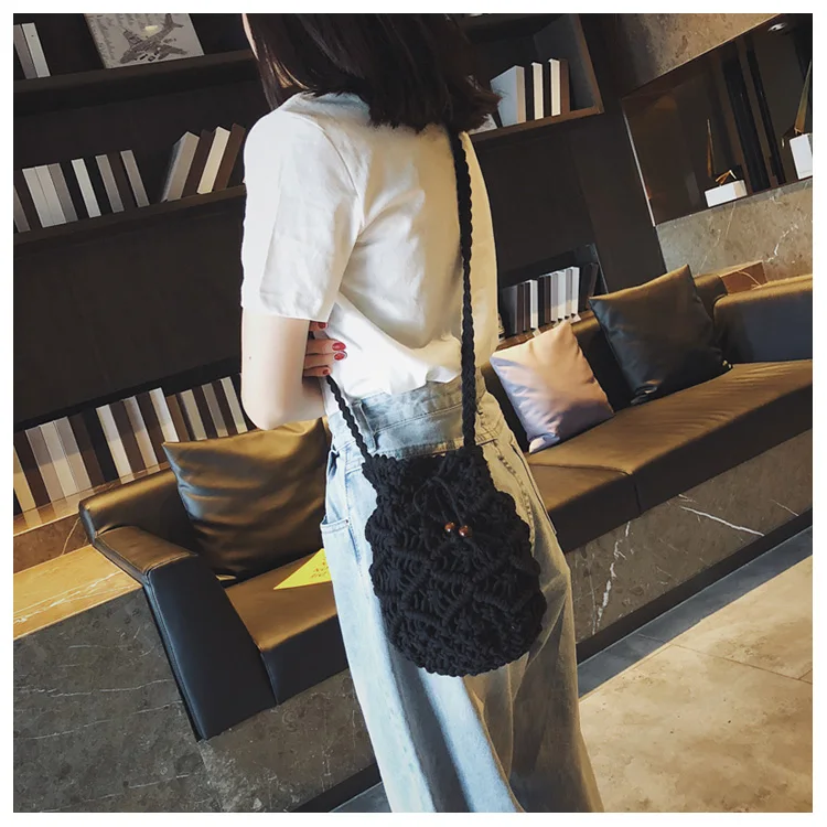 Nöörist punutud crossbody kotid | kujundav pilt e-kaubamaja pildikogust