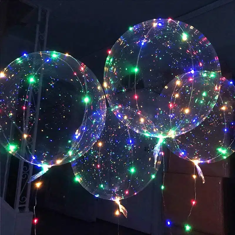 läbipaistvad õhupallid, mille ümber on värvilised LED tuled