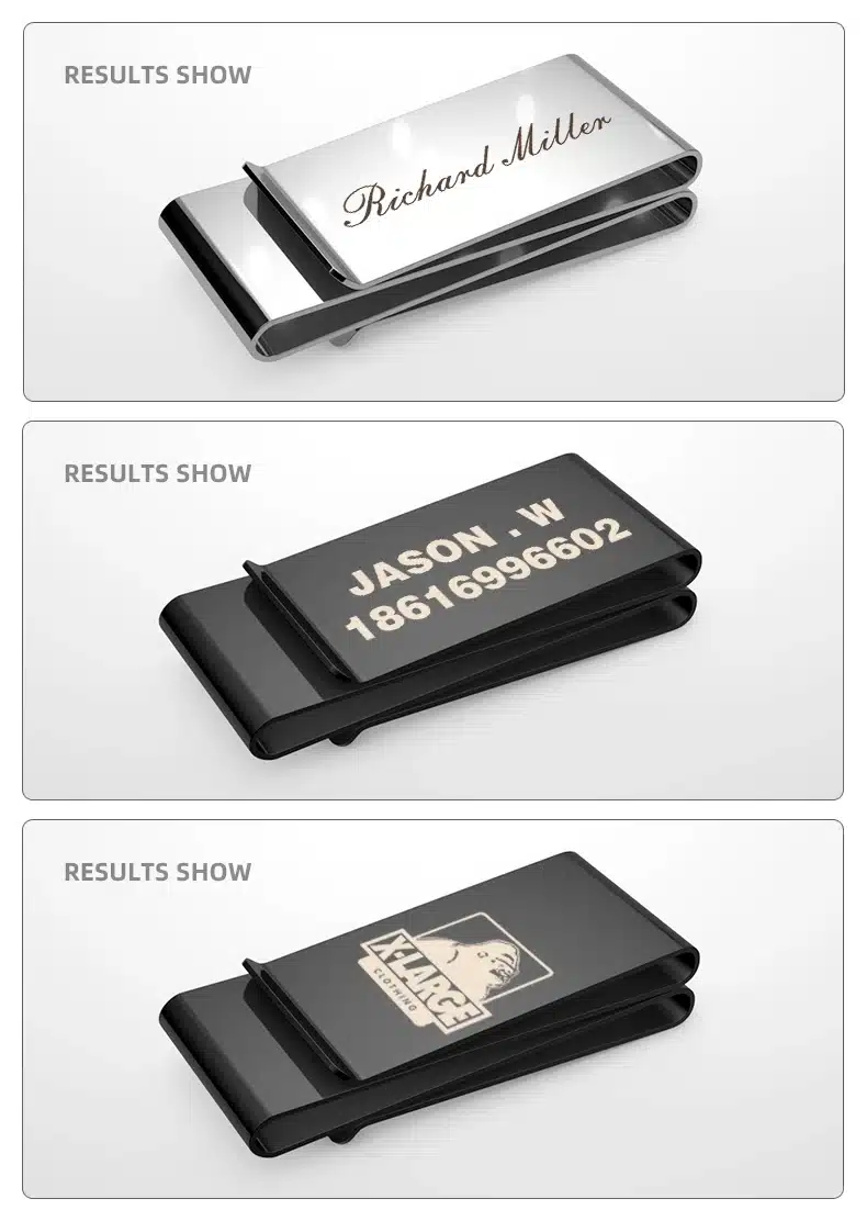 Kolm rahaklambrit sularaha jaoks, igaüks erineva disainiga. Ülemisel klambril on graveeritud nimi Richard Miller, teine klamber on must tekstiga Jason W ja kolmas klamber on logoga X-Large. Klambrid on valmistatud metallist ja asetsevad valgel taustal.