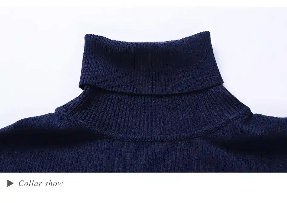 tumesinine kõrge kaelusega meeste pullover