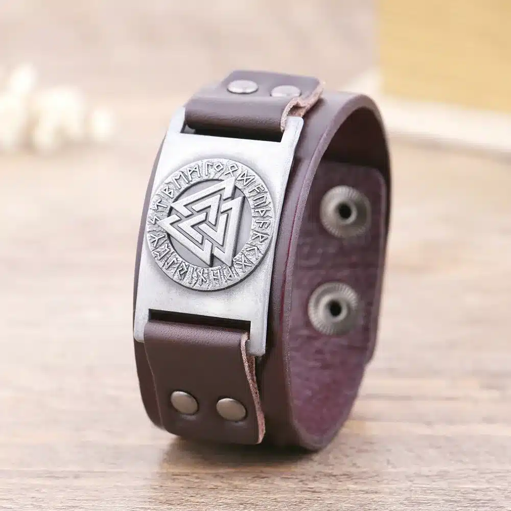 Skyrim Punk Leather Bracelet With Viking Runes Totem Metal Crafts Connector Charms Adjustable Vintage Wristband Leather Bracelet 13