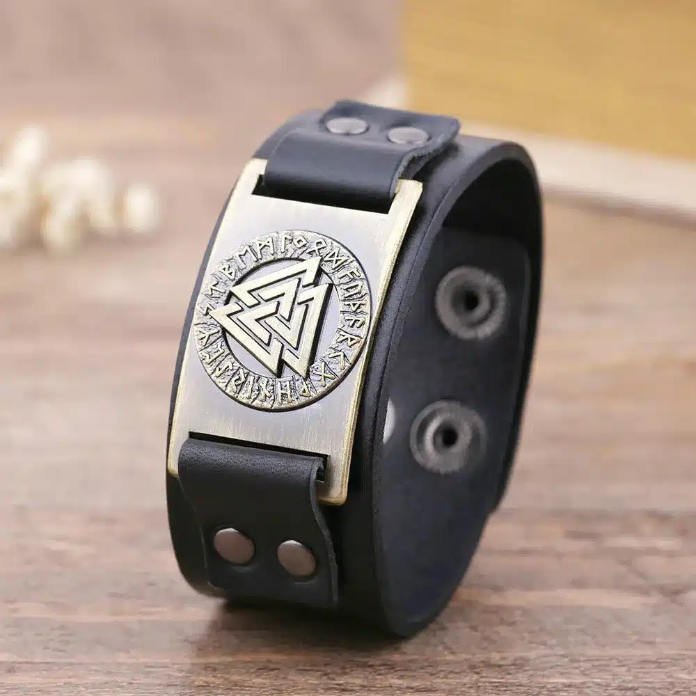 Skyrim Punk Leather Bracelet With Viking Runes Totem Metal Crafts Connector Charms Adjustable Vintage Wristband Leather Bracelet 15
