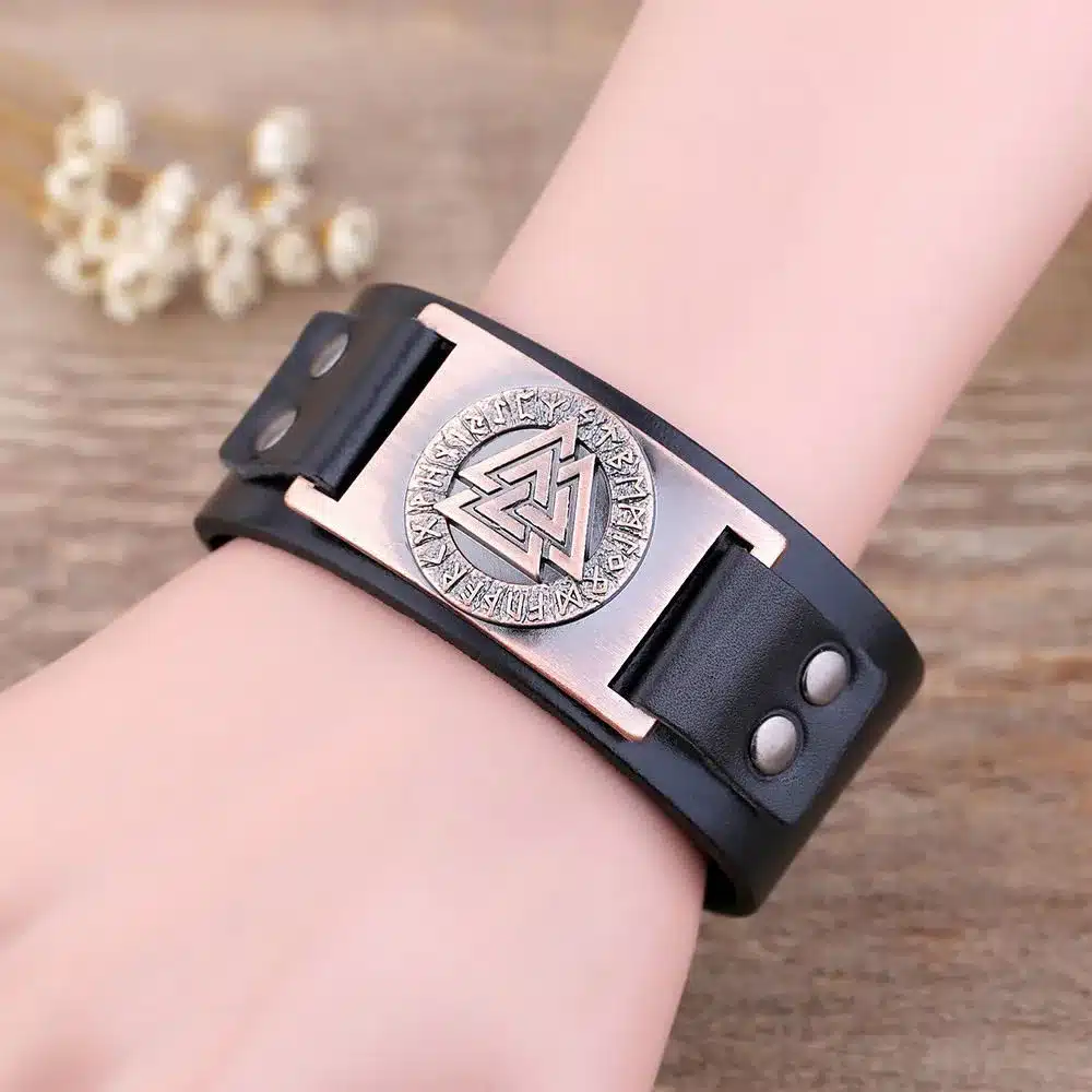 Skyrim Punk Leather Bracelet With Viking Runes Totem Metal Crafts Connector Charms Adjustable Vintage Wristband Leather Bracelet 20
