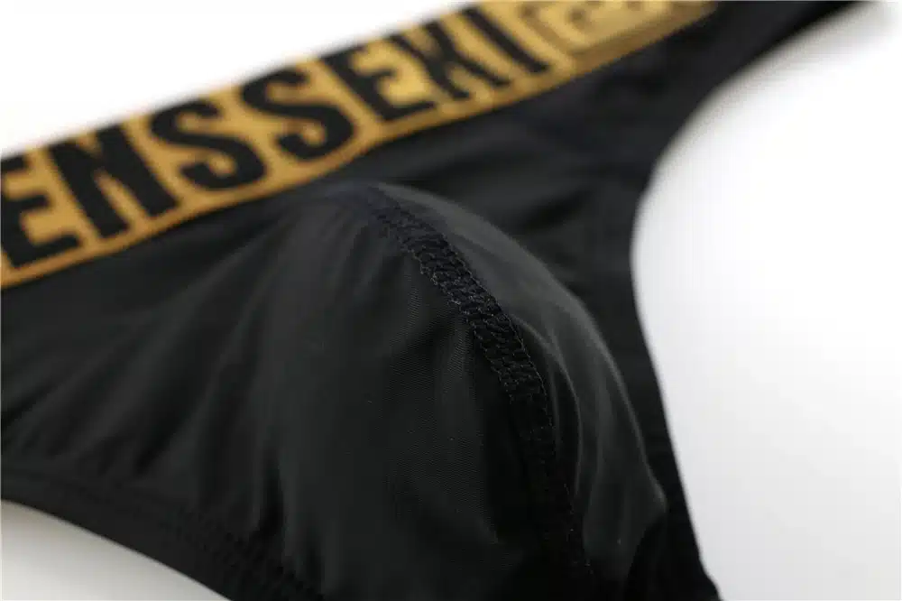 mustad meeste stringid kuldse elastse vööosaga