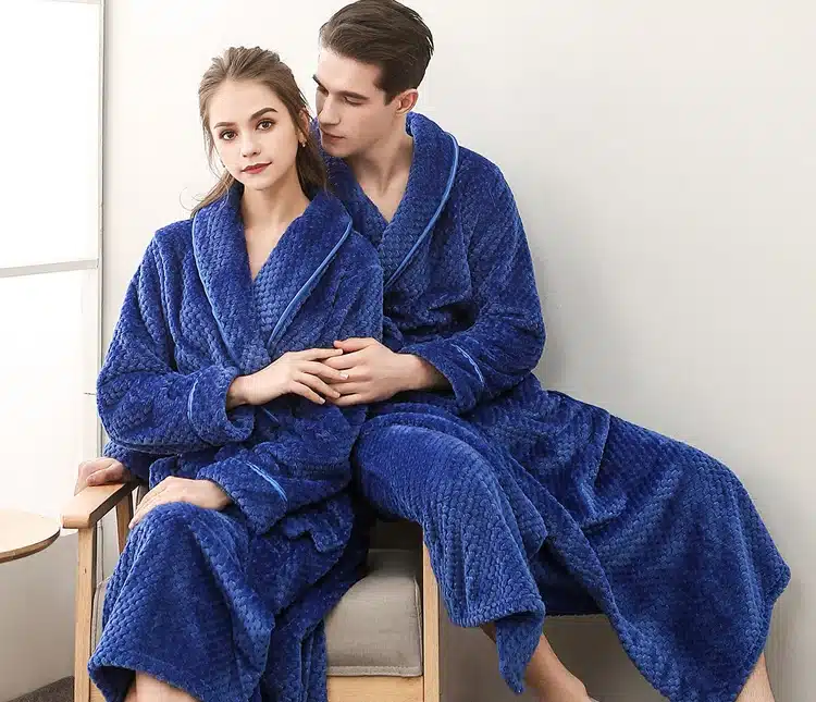 Winter Male Femlae Bathrobe Flannel Thick Robe Long Sleeve Soft Warm Bathrobe Men Women Home Wear Gown Robes Dressing Gown 2