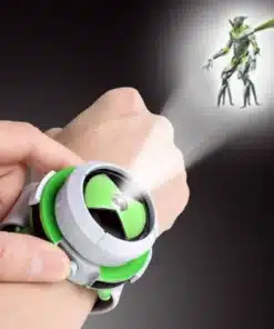Laps hoiab randmel Multika 'Ben 10' kellasid, mis projitseerivad tulnukat pimedal taustal. Kell on roheline ja hall, käega kergesti juhitav.
