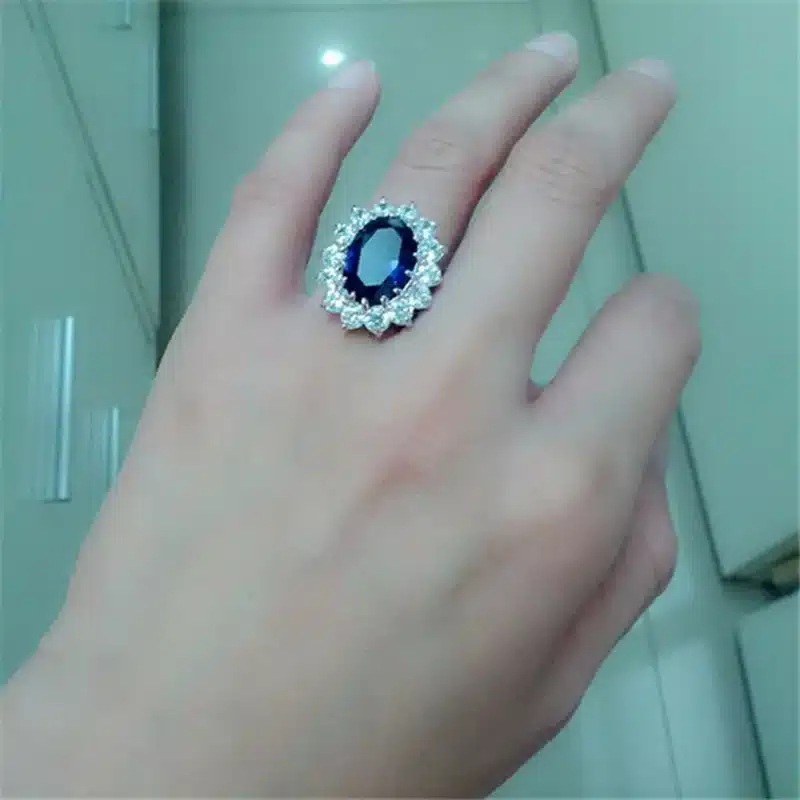 Hot Sale Top Quality Fashion Women Luxurious Elegent Blue Crystal Wedding Ring Concise Jewelry Anillos Perfect 12