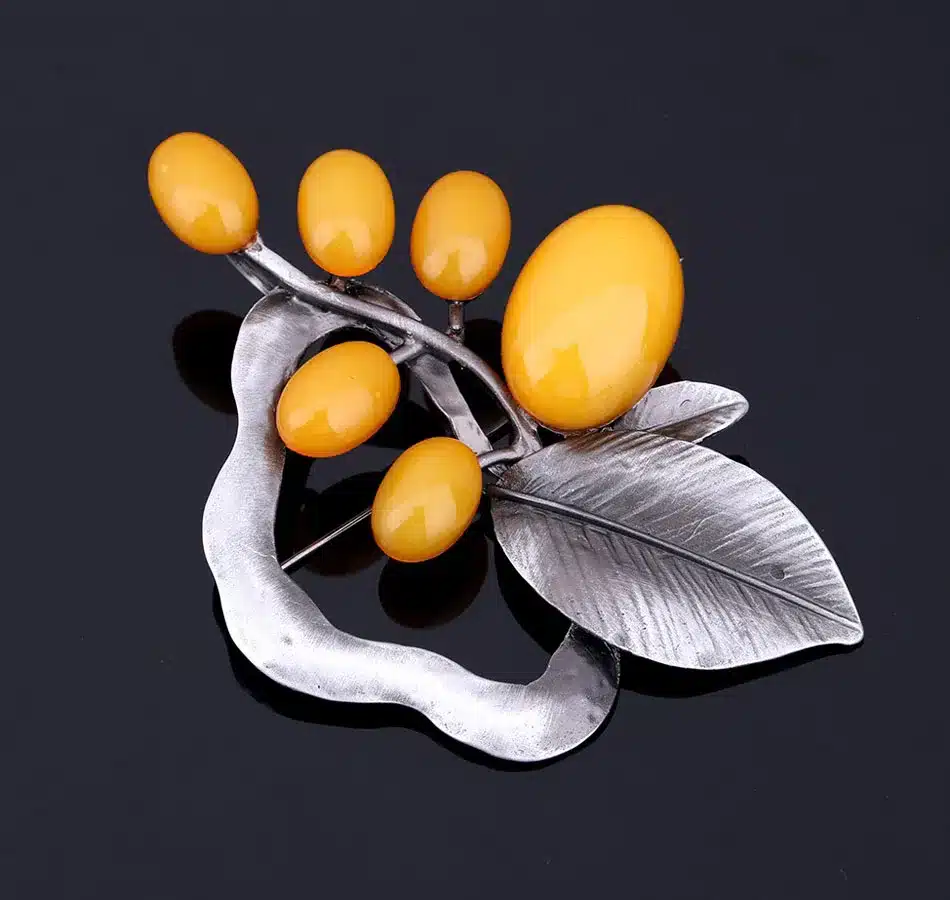 MloveAcc European Vintage Style Leaf Shape Brooches & Pin Neon Yellow Resin Charm Women Collar Brooch Pins Accessories 20