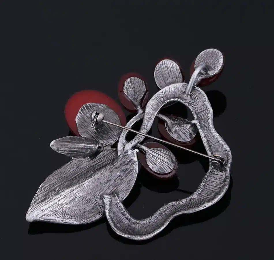 MloveAcc European Vintage Style Leaf Shape Brooches & Pin Neon Yellow Resin Charm Women Collar Brooch Pins Accessories 26