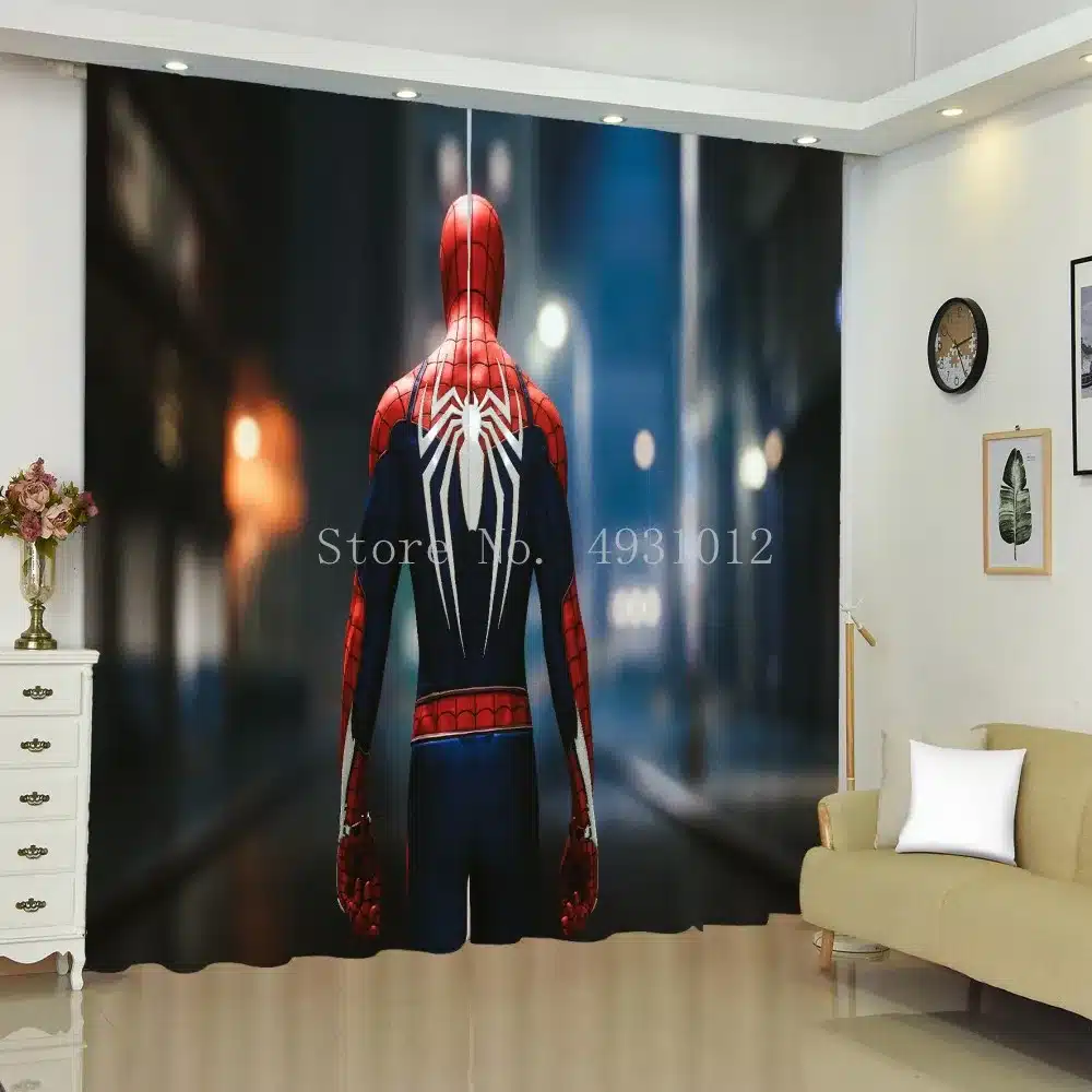 paksud kardinad spidermaniga, millel on kujutatud superkangelane seljaga vaataja poole