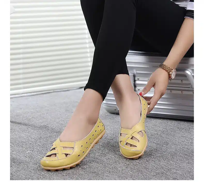 2017 Women's Casual Shoes Genuine Leather Woman Loafers Breathable Summer Shoe Flats with Hollow Out Mother Shoes Big Size 35-44 32