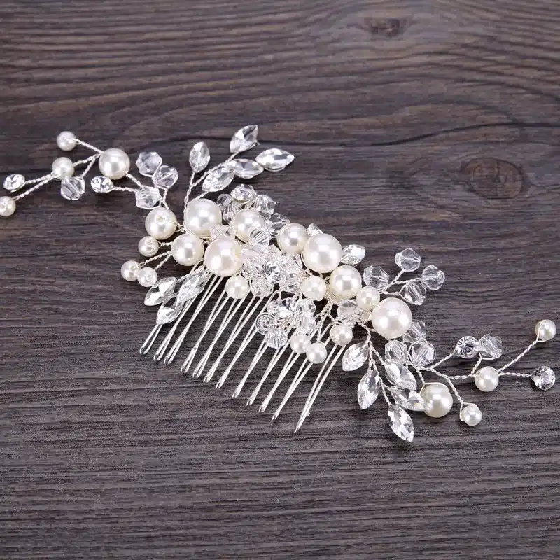 KMVEXO 2018 New European Design Leaves Wedding Hair Accessories Pearl Crystal Flower Bridal Hair Comb Wedding Hair Jewelry 3