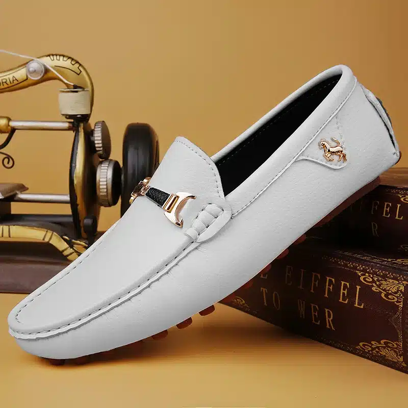 Mugavad meeste slip-on kingad | kujundav pilt e-kaubamaja pildikogust