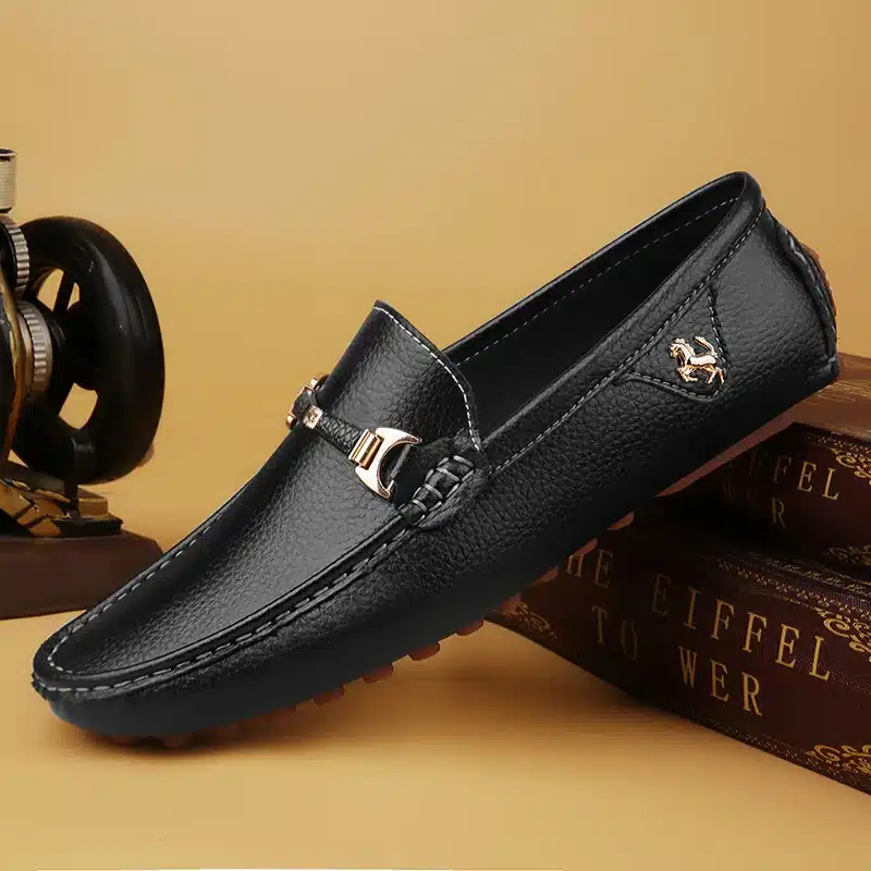 Mugavad meeste slip-on kingad | kujundav pilt e-kaubamaja pildikogust
