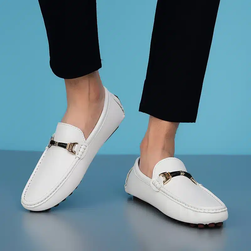 Mugavad meeste slip-on kingad | kujundav pilt e-kaubamaja pildikogust