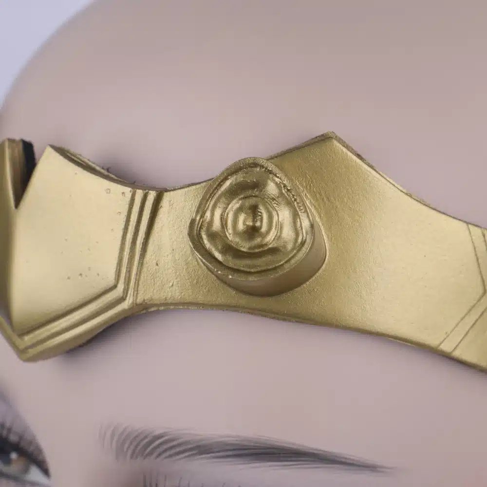 kuldne peaehe roosi detailiga