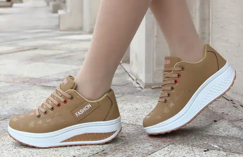 Fashion women sneakers 2018 breathable waterproof wedges platform shoes woman pu leather women casual shoes tenis feminino 29