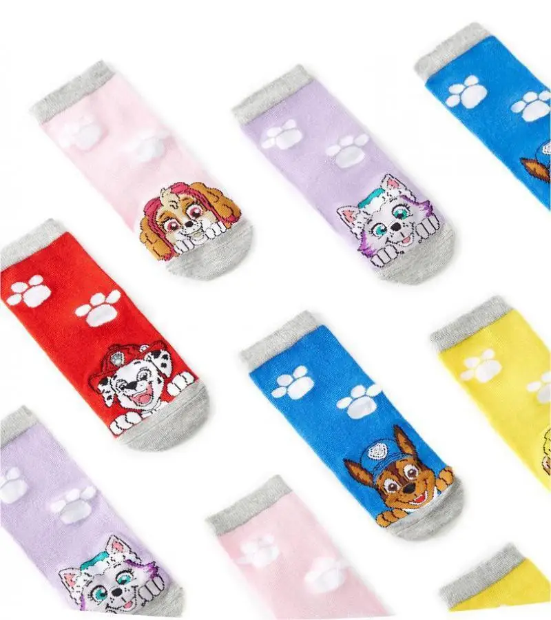 Erinevad koertega sokid lastele | kujundav pilt e-kaubamaja pildikogust