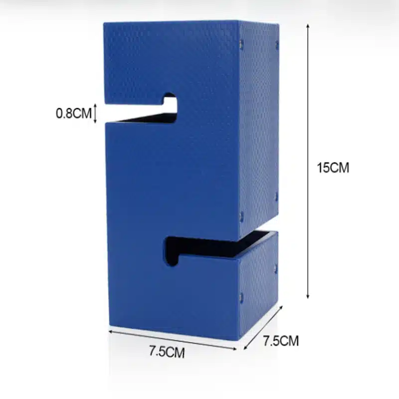 sinine, ristkülikukujuline plastist objekt mõõtudega 15x7.5x7.5 cm