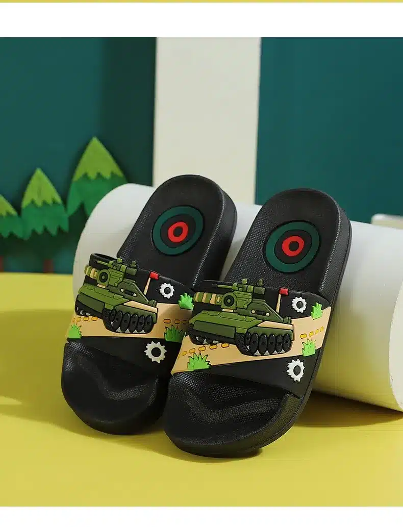 mustad laste plätud tankide ja sihtmärkidega