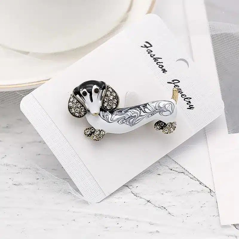 ALLYES Cute Dachshund Dog Brooches For Women Fashion Metal Crystal Enamel Animal Brooch Jewelry 16